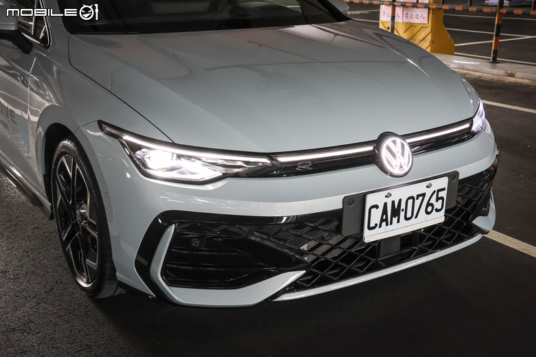 Volkswagen Golf 280 eTSI R-Line 試駕｜科技指數升級、仍為經典之作！