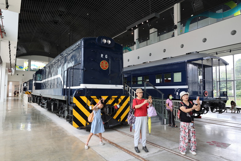 【鐵道與貓的午後漫遊】苗栗火車頭園區遊記