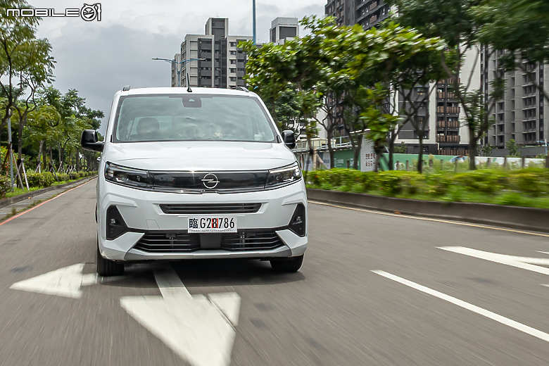 Opel Combo Life Premium 試駕｜挾德藝美學登台參戰，啟七座 MPV 瑜亮之爭！