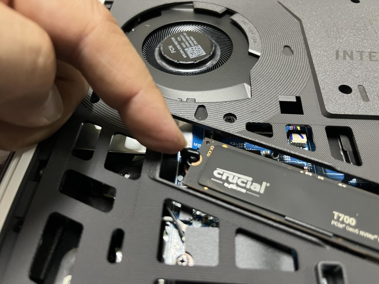 開學祭家長筆電採購抉擇 ASUS ROG Strix G18 G815LW -0031G275HX-NBL 入手再升級