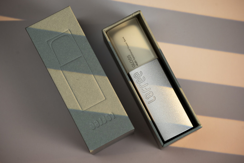 【開箱測試】LOFFEE 釉光多功能行動電源 5000mah 外觀精緻 效能其次