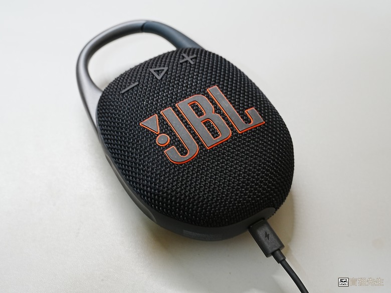 【盲狙先生傳98】JBL CLIP 5 加入好市多專賣！ | 可攜式防水藍牙喇叭再進化！機身更堅固、音質更清晰、推力更強、支援App設定！