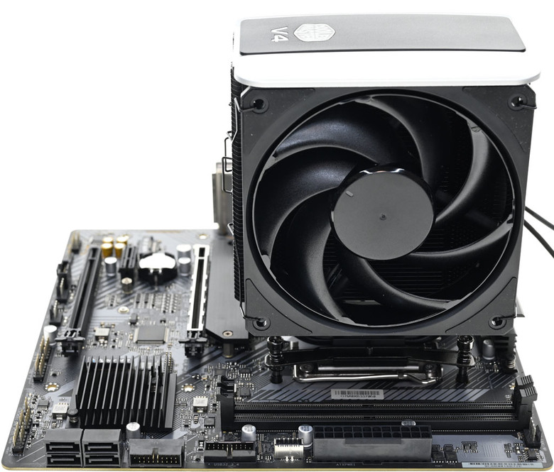 點我看大圖 Cooler Master V4 ALPHA 3DHP BLACK散熱器開箱