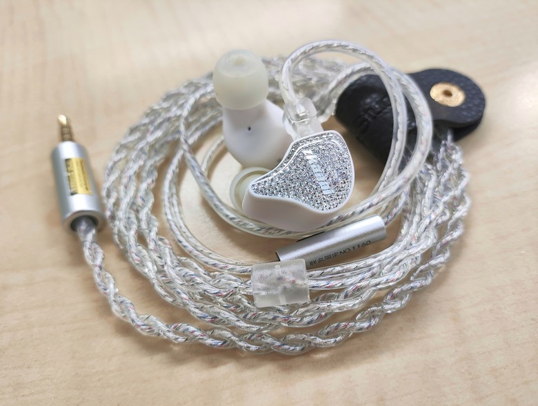 《 EarAcoustic Audio Cipher 入耳式耳機 開箱與使用心得 》
