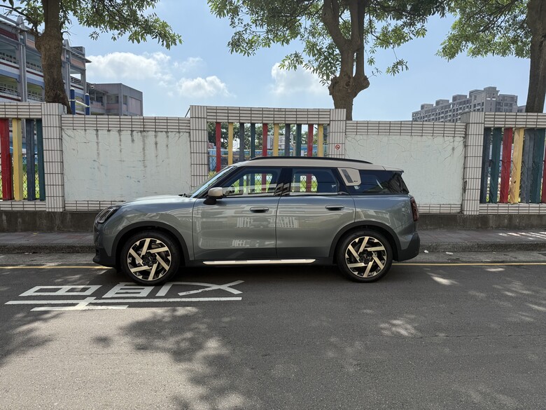 開箱Mini Countryman SE All4 + LLumar無敵系列