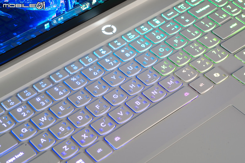 Lenovo Legion 7i (Gen10) 電競筆電｜白色外表藏不住強大戰力！