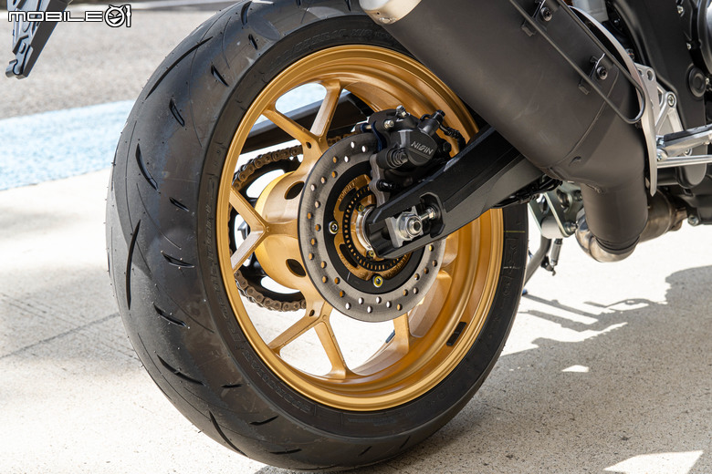 Honda CB1000 Hornet SP賽道試駕｜黑金配色低調奢華，Öhlins懸吊加持