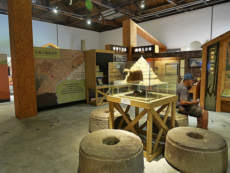 臺北製糖所文化園區、萬華林宅｜星巴克 艋舺門市、仁濟療養院、萬華故事館、青年公園游泳池、金義合行、艋舺集義宮、艋舺洪氏祖厝、萬華國中活動中心、雙園國小健康樓、五〇年代首批整建住宅 — 臺北市區小旅行之南艋舺半日散策