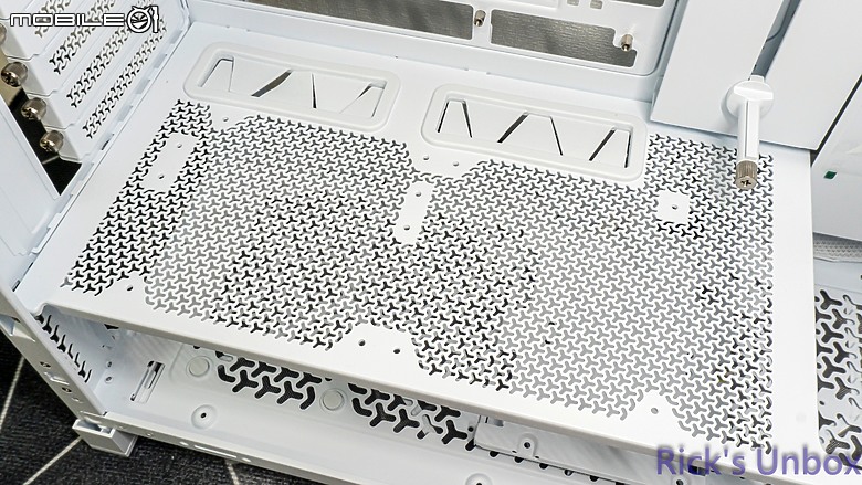 【開箱】高模組化頂級中塔機殼 | CORSAIR FRAME 5000D RS ARGB WHITE