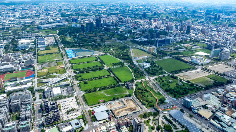 「台中市水湳機場原址區段徵收區」配餘地、「台中市第13期大慶市地重劃區」及「台中市第14期美和庄市地重劃區」抵費地公開標售,中市地政局歡迎踴躍投標