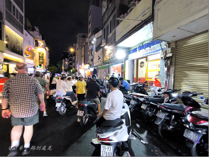 點我看大圖 一路到處晃---越南單車日誌 (渡輪過河、再渡海到「頭頓市」)