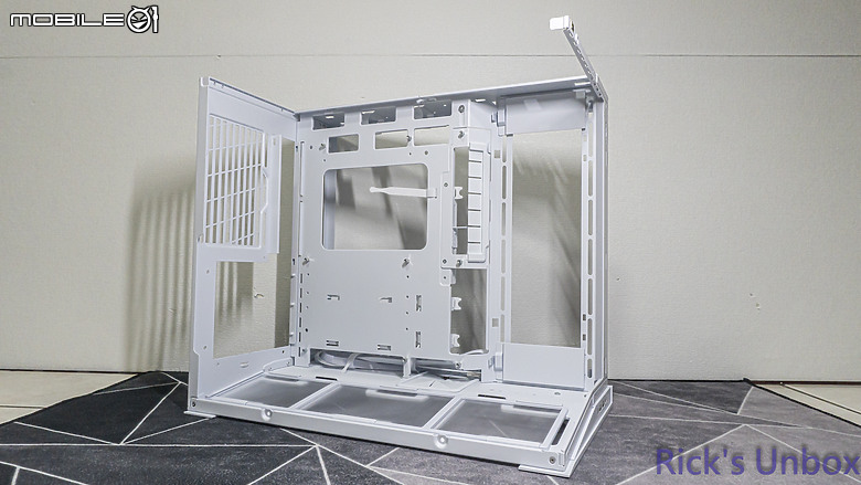 點我看大圖 【開箱】MINI的更全面更有特色 | LIAN LI O11 DYNAMIC MINI V2 WHITE