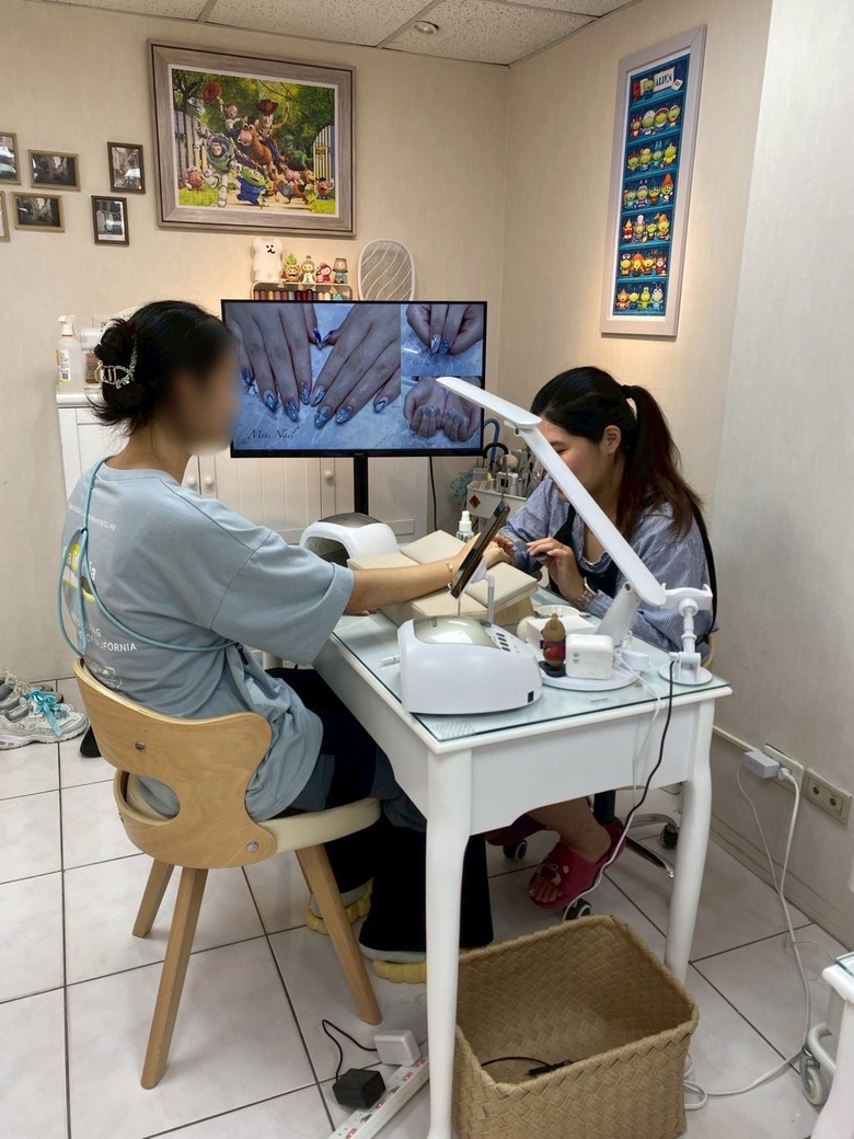 分享電視立架組合 飛利浦32PHH6509｜小資美甲店好用升級
