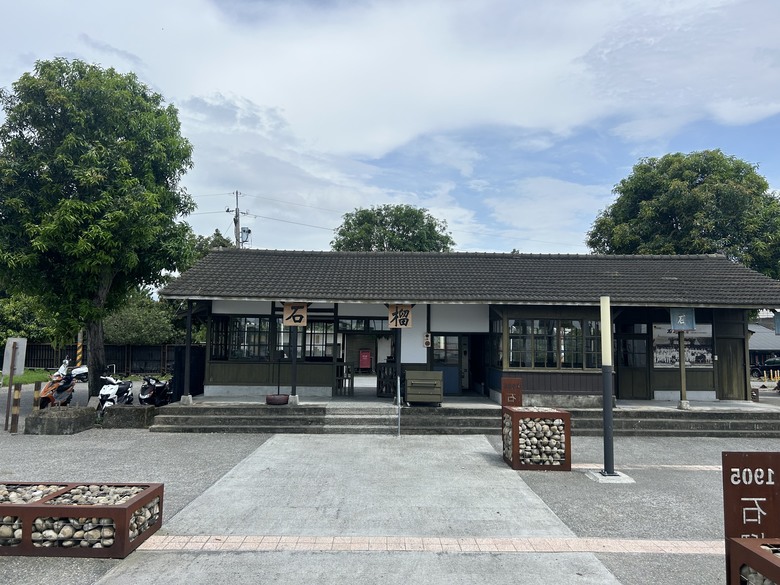 騎遊台灣「最冷清的車站」-石 榴