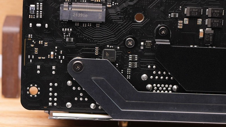 組一台已經準備好鬼轉 GTA 6 遊戲主機的偽 ITX 家用伺服器！