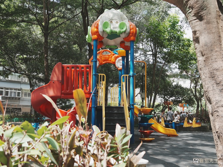 【盲狙先生傳100】SONY a6700M 被小惡魔推坑篇 | SEL18135 KIT鏡+SEL16F2.8，街拍、旅遊一次到位的入門機首選