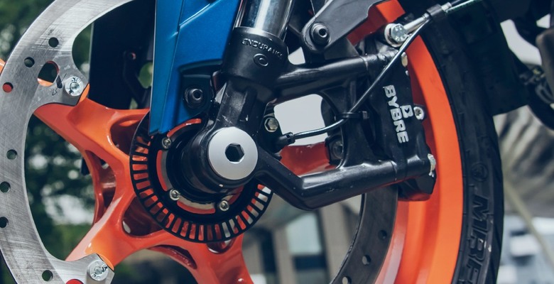 【海外快訊】KTM DUKE 160印度發表售價184,000盧比折合新台幣約63,000元!!全新引擎還有標配前後WP避震器。