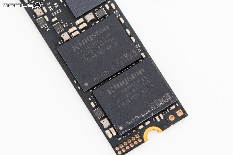 Kingston FURY Renegade G5 SSD 開箱實測 在冷靜運作溫度下提供優異實際傳輸效能