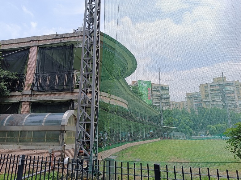 臺北製糖所文化園區、萬華林宅｜星巴克 艋舺門市、仁濟療養院、萬華故事館、青年公園游泳池、金義合行、艋舺集義宮、艋舺洪氏祖厝、萬華國中活動中心、雙園國小健康樓、五〇年代首批整建住宅 — 臺北市區小旅行之南艋舺半日散策