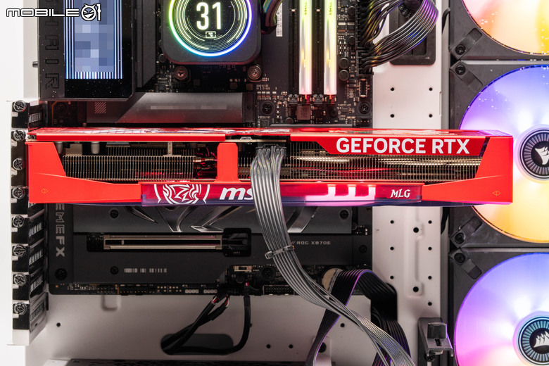 微星 GeForce RTX 5070 Ti 16G MLG Edition 魔龍姬版本顯示卡開箱 以獨特艷紅設計賦予火熱性能