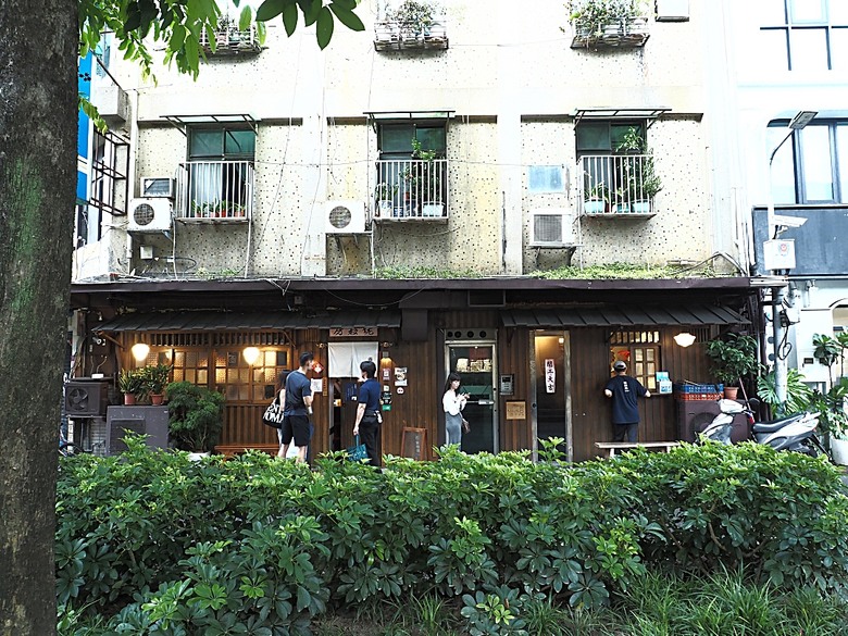 心中山線形公園、誠品書店 R79、玫瑰古蹟—蔡瑞月舞蹈研究社、光點台北(台北之家)、中山藏藝所,附掛OKAY韓國烤肉 — 臺北市區小旅行之選物小攤、咖啡香與日系文青風生活圈