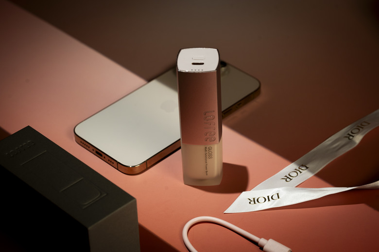【開箱測試】LOFFEE 釉光多功能行動電源 5000mah 外觀精緻 效能其次