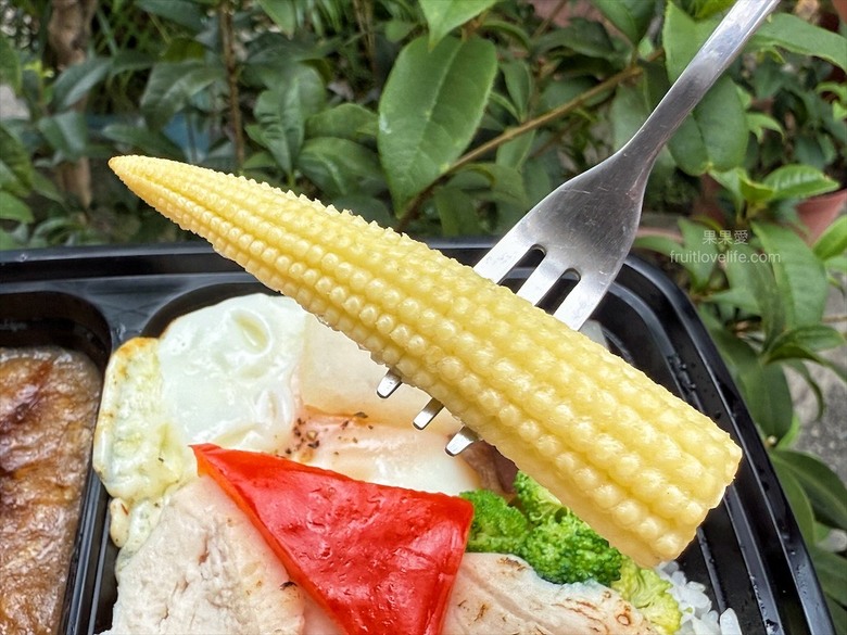 創意燴飯餐盒,舒肥肉品+獨家七種自製醬料,健康美味外帶外送新選擇!