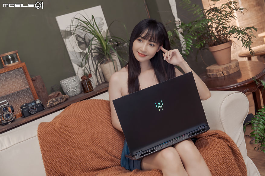 點我看大圖 Acer Predator Helios 18 AI 測試報告|旗艦掠奪者滿血回歸