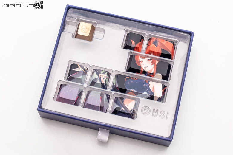微星 GeForce RTX 5070 Ti 16G MLG Edition 魔龍姬版本顯示卡開箱 以獨特艷紅設計賦予火熱性能