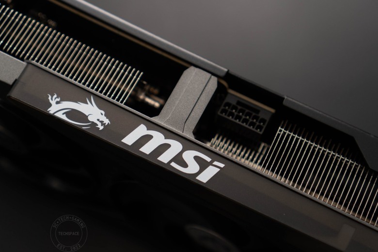 MSI GeForce RTX 5070 12G GAMING TRIO OC 開箱評測 | 霸氣流線龍魂傳承、4K 門檻輕鬆跨過