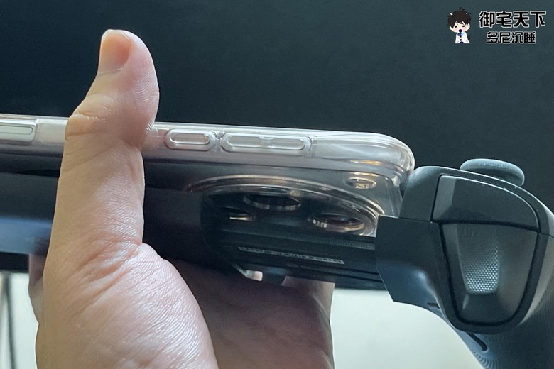 開箱|GAMESIR 蓋世小雞 G8+ 射手座拉伸手把 - 為行動娛樂玩家量身打造,搭配 iPhone 享受極致手遊體驗!