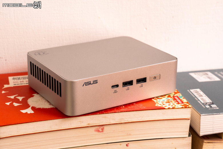 ASUS NUC 15 Pro Plus 開箱實測 在小巧體積內具備記憶體／SSD 擴充能量