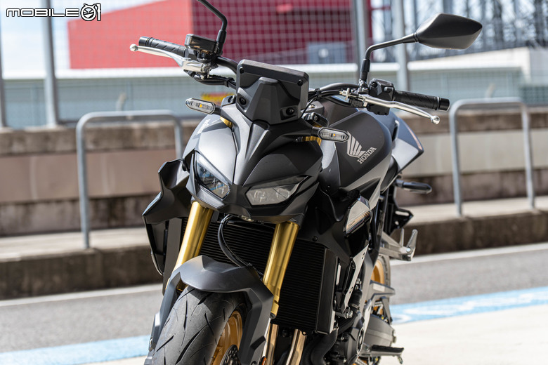 Honda CB1000 Hornet SP賽道試駕｜黑金配色低調奢華，Öhlins懸吊加持