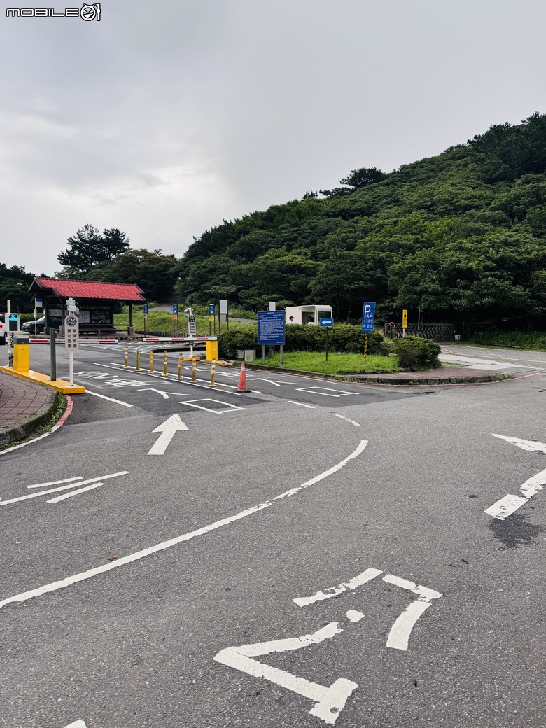 半途而廢的大屯山初體驗,有人也是走二子坪柏油坡道上來的嗎?