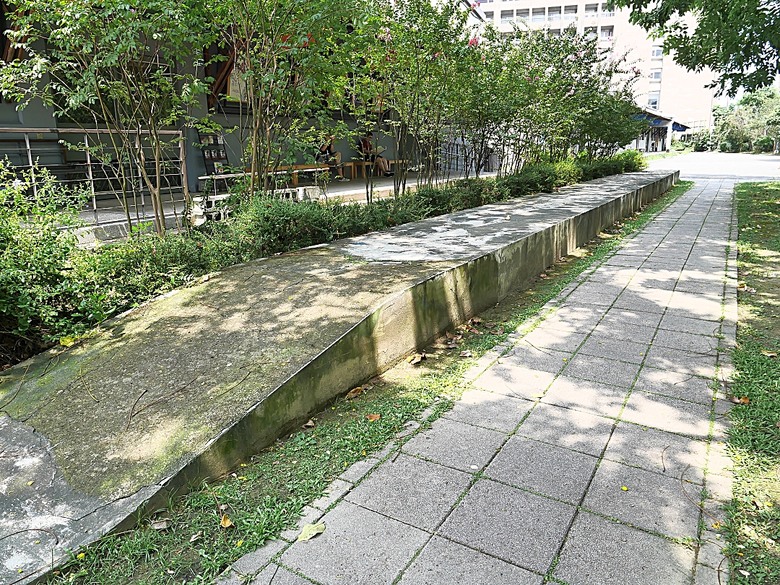 臺北製糖所文化園區、萬華林宅｜星巴克 艋舺門市、仁濟療養院、萬華故事館、青年公園游泳池、金義合行、艋舺集義宮、艋舺洪氏祖厝、萬華國中活動中心、雙園國小健康樓、五〇年代首批整建住宅 — 臺北市區小旅行之南艋舺半日散策