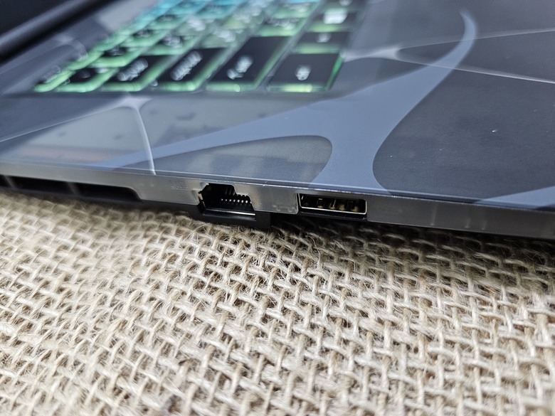 MSI Cyborg 17 5060版 遊戲心得