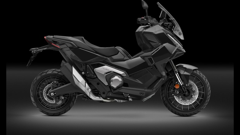 【海外快訊】2026 Honda X-ADV正式發表，Special Edition 經典冒險三色塗裝登場。