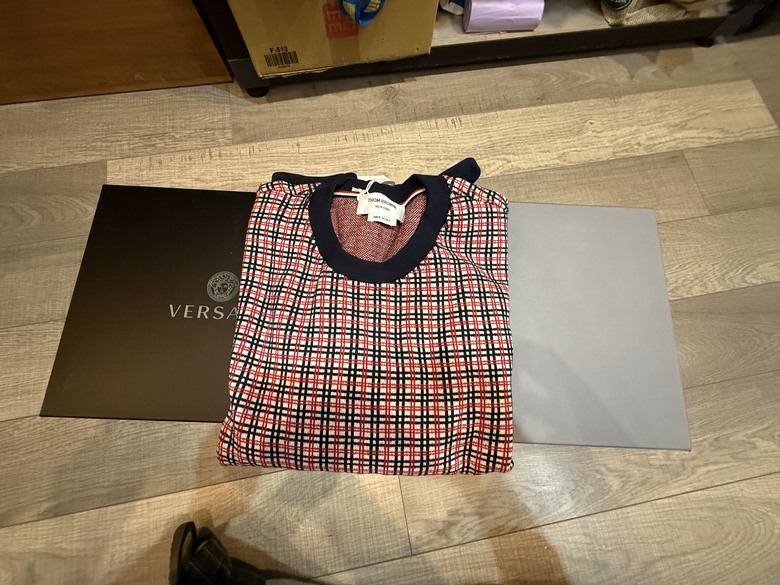 「開箱」Thom Browne 踝靴 & 四條槓毛衣 & VERSACE 帽子