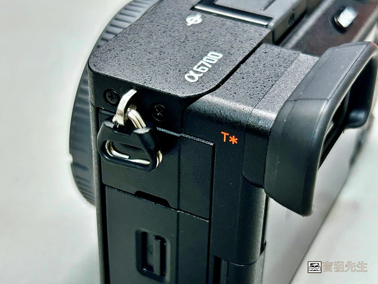 【盲狙先生傳100】SONY a6700M 被小惡魔推坑篇 | SEL18135 KIT鏡+SEL16F2.8,街拍、旅遊一次到位的入門機首選