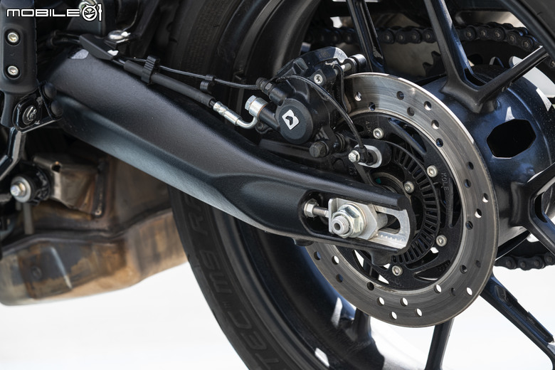 Triumph Speed400 試駕報告 | 動力飽滿、輕巧無壓力的日常坐騎！