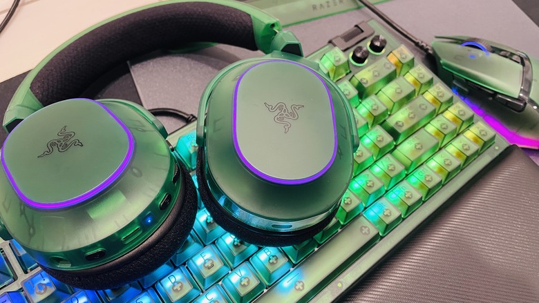 【阿洪開箱中】雷蛇 Razer Phantom 幻影綠系列整組開箱實測心得｜RGB 美學全面解放，透明設計再掀桌面革命！
