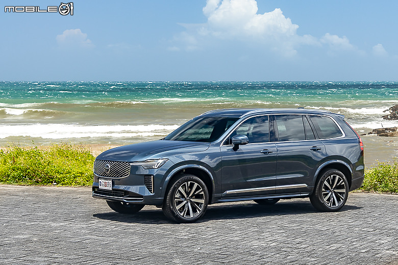 Volvo 小改款 XC90 B5 Plus 試駕|披上時尚外衣、融入科技元素,利劍重磨再戰一回!
