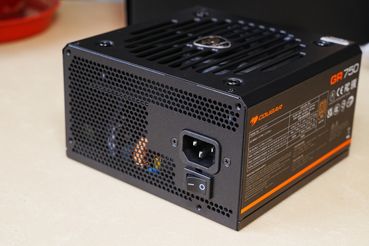 (開箱) 穩定,高CP值選擇 Cougar 美洲獅 GR 750W 金牌 ATX 3.1電源供應器 (開箱) 穩定,高CP值選擇 Cougar 美洲獅 GR 750W 金牌 ATX 3.1電源供應器