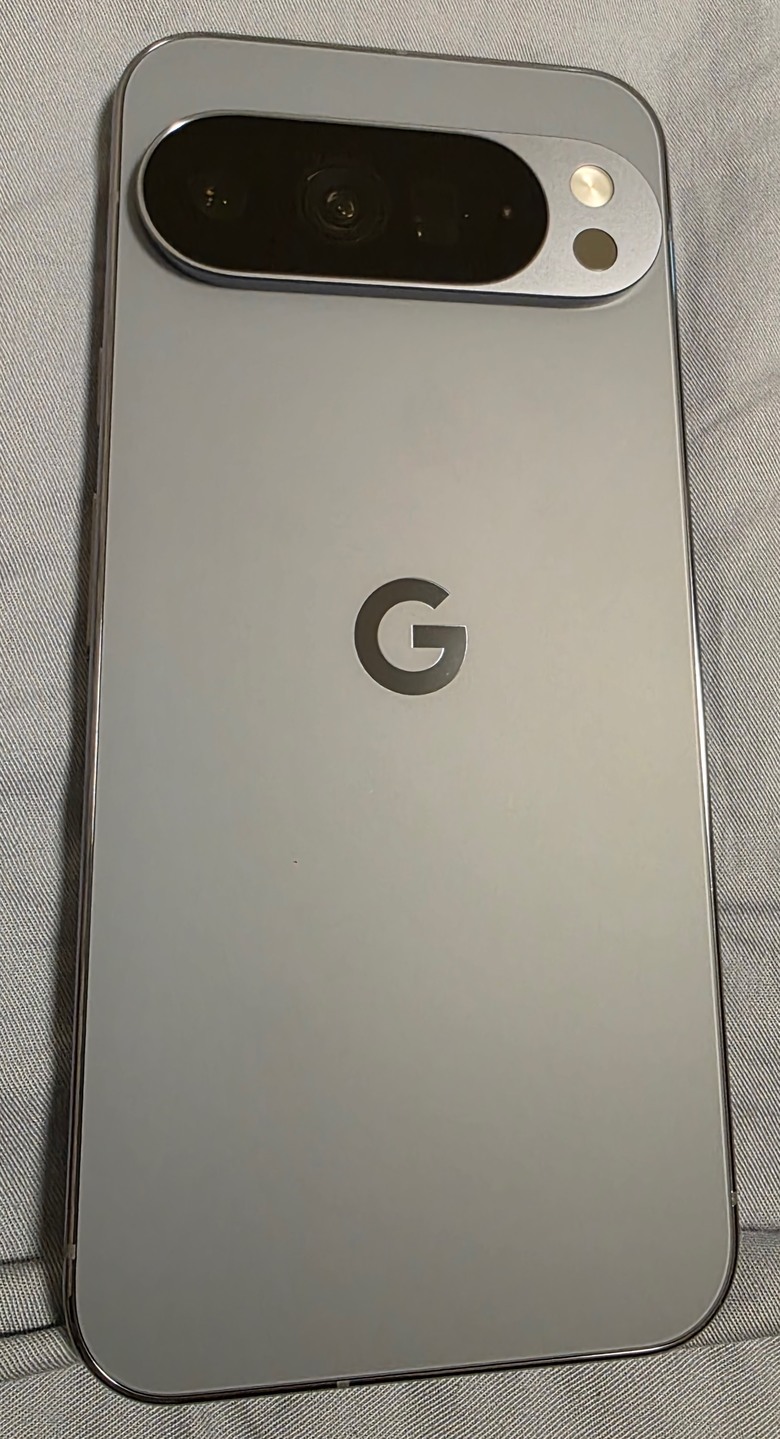 Pixel 10 Pro XL 月岩灰開箱