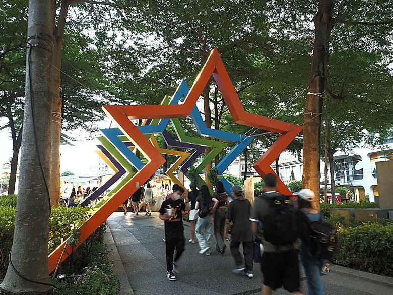 心中山線形公園、誠品書店 R79、玫瑰古蹟—蔡瑞月舞蹈研究社、光點台北(台北之家)、中山藏藝所,附掛OKAY韓國烤肉 — 臺北市區小旅行之選物小攤、咖啡香與日系文青風生活圈