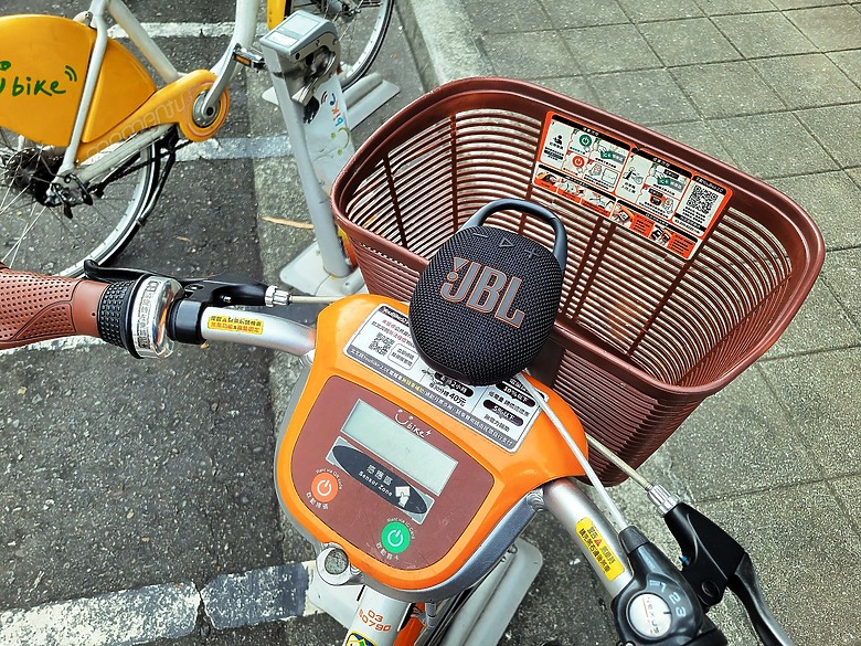 🎧 JBL Clip 5 開箱分享|小身材大能量,出遊必備的音樂好夥伴!