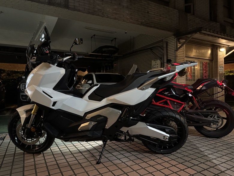 喜迎2025 X-ADV