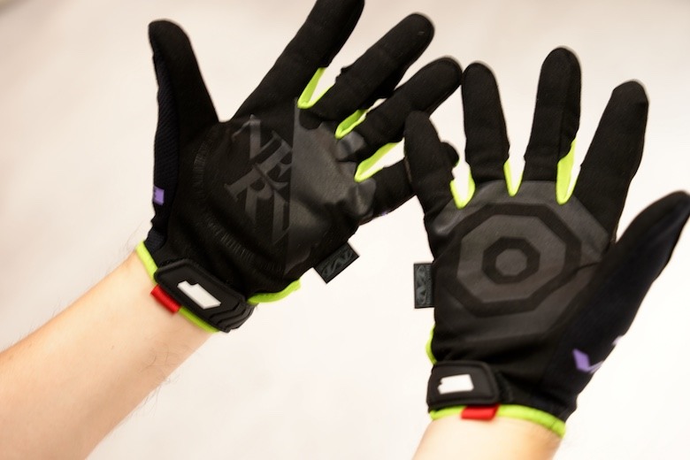 Mechanix Wear x A.T. FIELD 聯名手套開箱 | 經典 The Original 款式添新裝