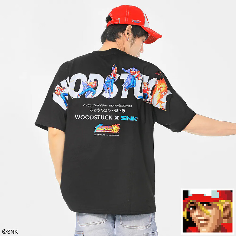 《拳皇 '98 UM》x WOODSTUCK 聯名服飾第二彈｜再戰經典、燃起街頭！