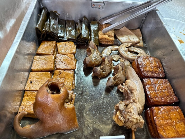 一間很不起眼且容易錯過的鵝肉店，肉質鮮甜，鹹淡適中
